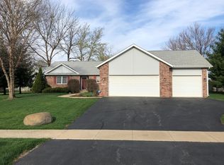 2129 Ivanelle Rd, Rockford, IL 61108