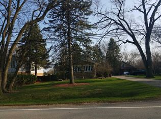 415 W Willow Rd, Prospect Heights, IL 60070