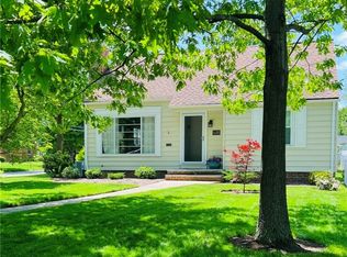 1680 Sunview Rd, Lyndhurst, OH 44124