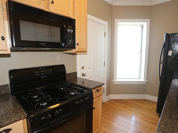 5th image of 1212 W Waveland Ave #2J