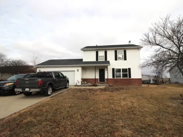 806 Havens Dr, Hudson, IL 61748