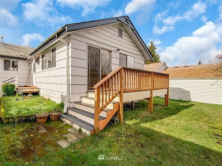 13810 1st Ave SW — Photo 13