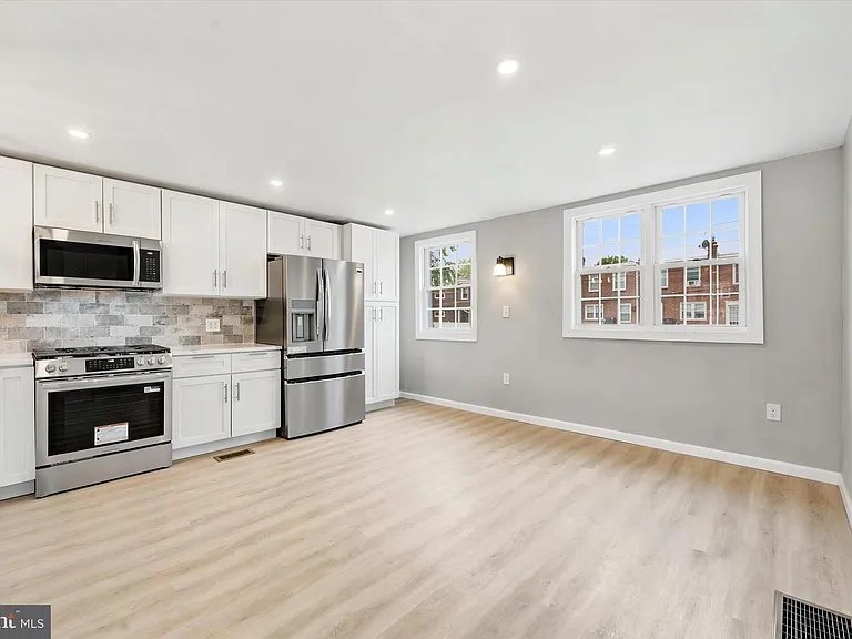 925 Maple Ave — Photo 10