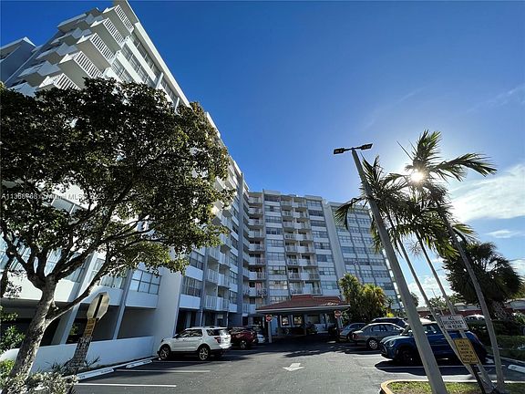 2nd image of 1200 NE Miami Gardens Dr APT 1004W