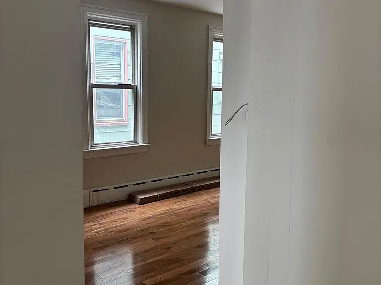 78 Sterling Ave — Photo 1