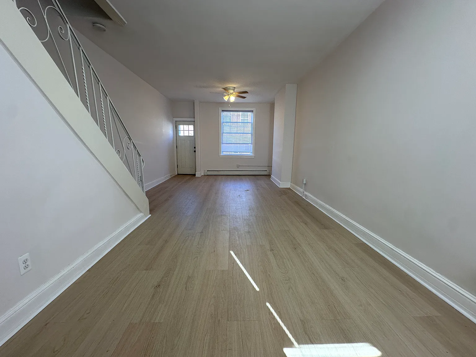 3 bed, 1000 sqft, $1,800 — Photo 4