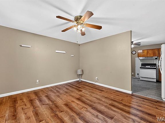 4th image of 135 Linnview Dr