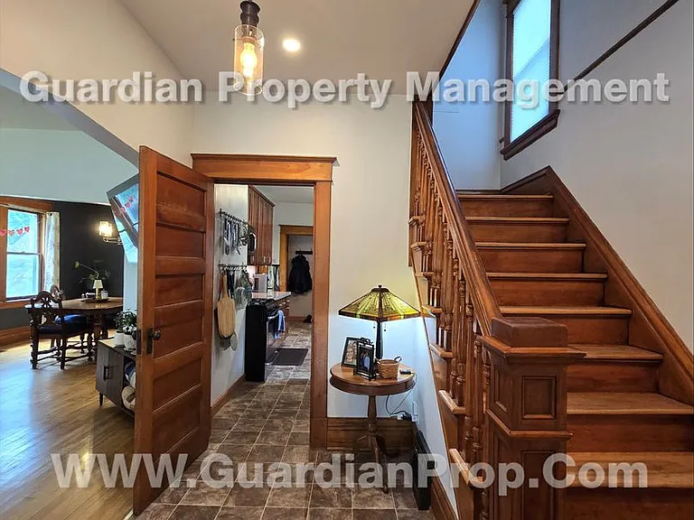 817 Stryker Ave — Photo 4