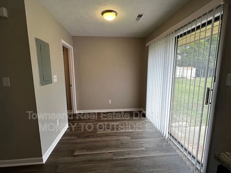 1 bed, 1.0 bath, 950 sqft, $775 — Photo 3