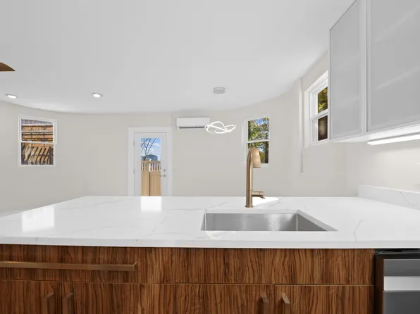 102 Palisade Avenue image 13 of 36