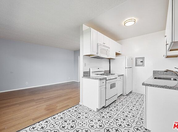 5th image of 2636 Kansas Ave APT 12