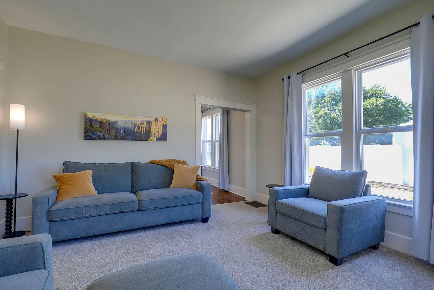 3 bed, 2.0 bath, 1496 sqft, $5,074 — Photo 3