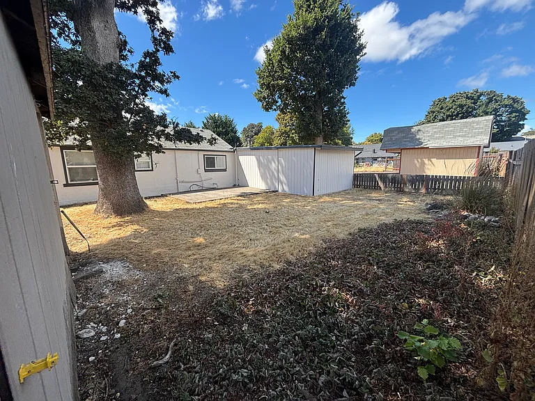 620 23rd St SE — Photo 11