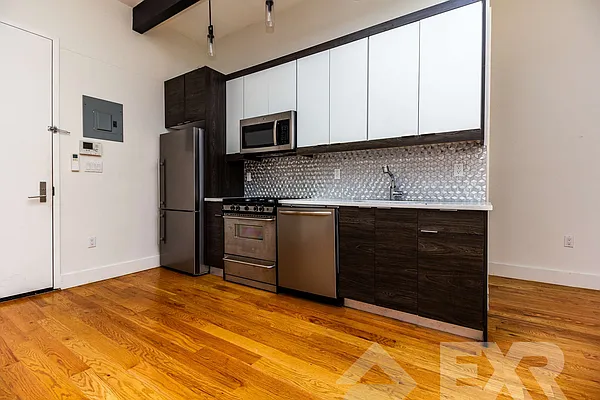 Rented by EXR | media 17