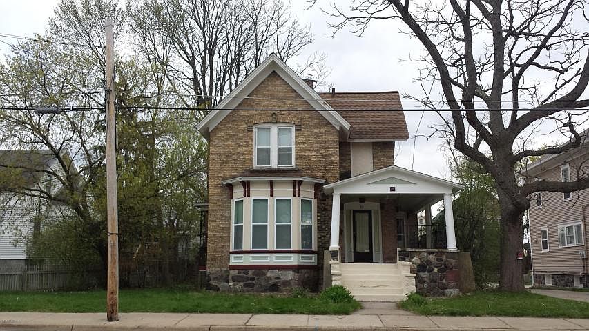 1st image of 92 Calhoun St