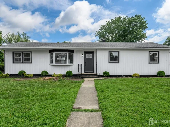 2814 Pierce St, Wall Township, NJ 07719