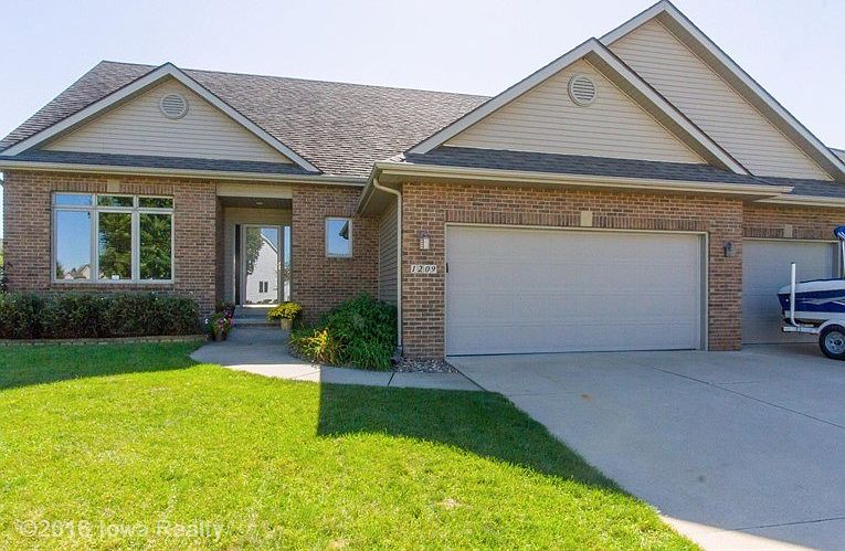 1st image of 1209 NW Boulder Brook Dr