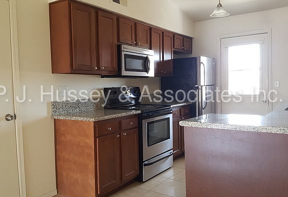 4th image of 3029 E Paradise Ln APT 206