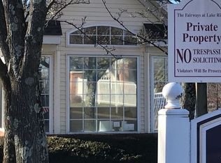 9 Foxwood Rd, Lakewood, NJ 08701