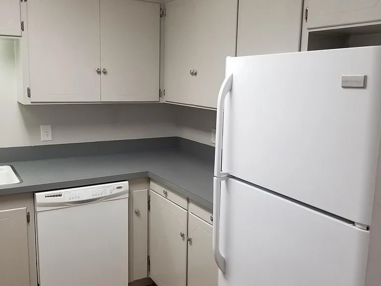 670 N Beard Ave #3 — Photo 6