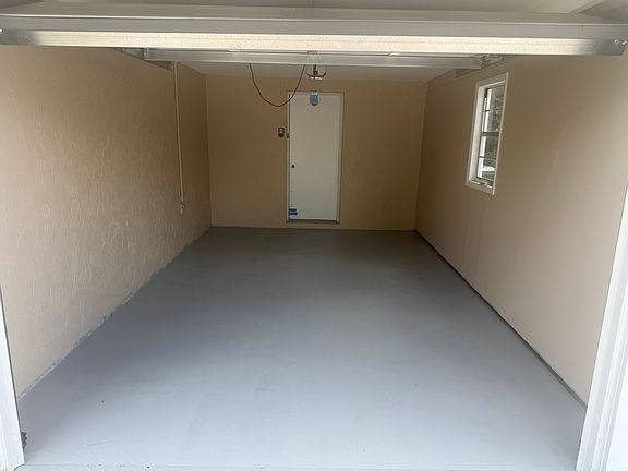3rd image of 3923 Rockefeller Ave