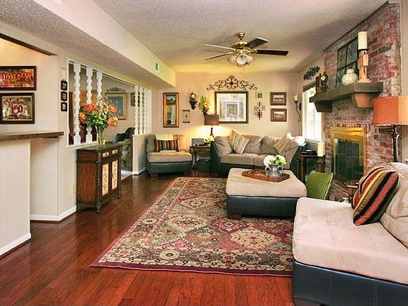 2nd image of 15110 Encino Verde St