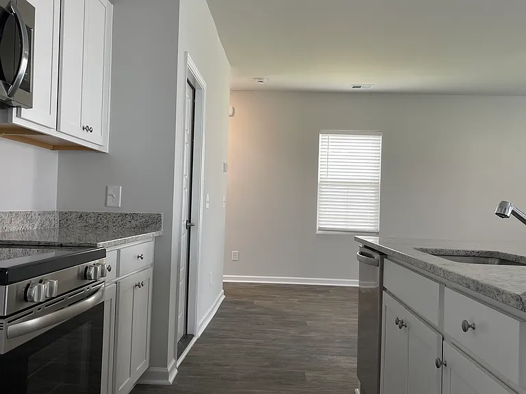 106 Hydrangea Way — Photo 6