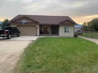 1067 Tefft St, Corvallis, MT 59828