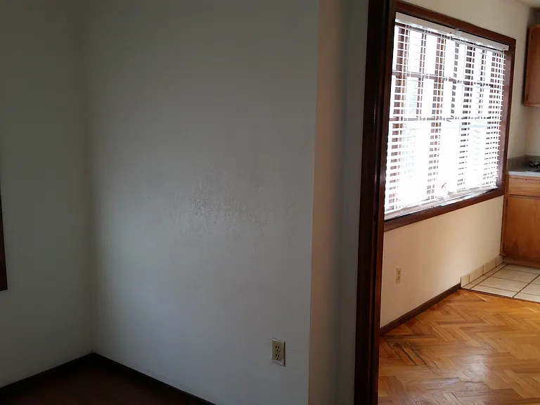 Avenue West Roosevelt St — Photo 14