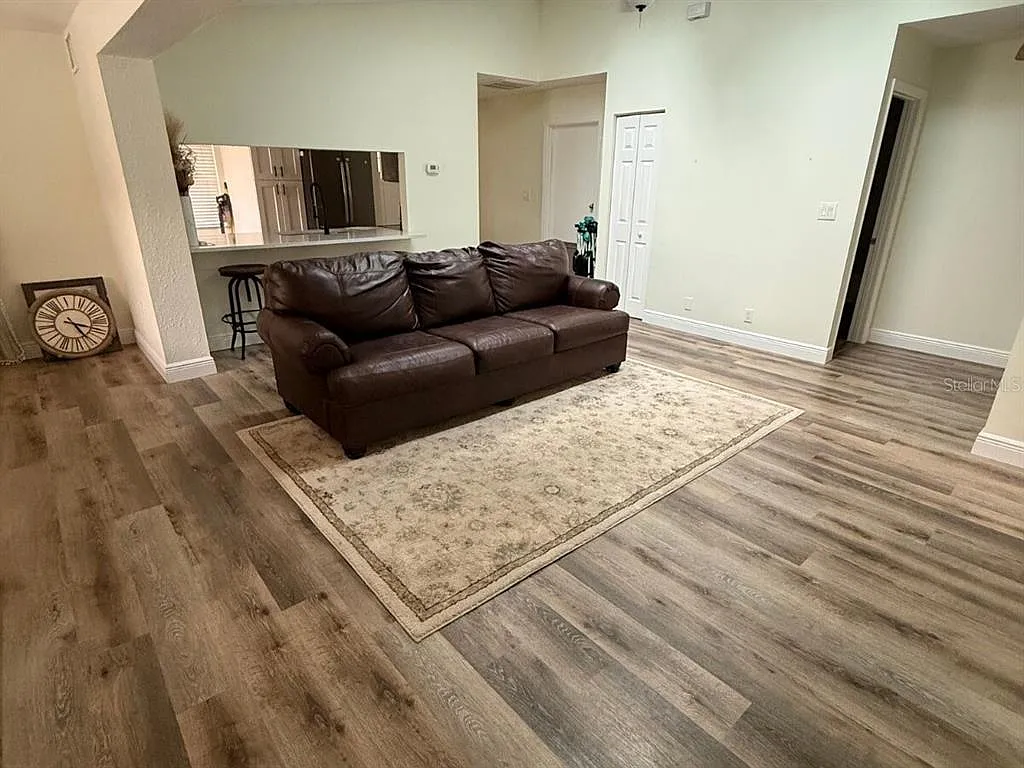 3 bed, 2.0 bath, 1193 sqft, $3,450 — Photo 3