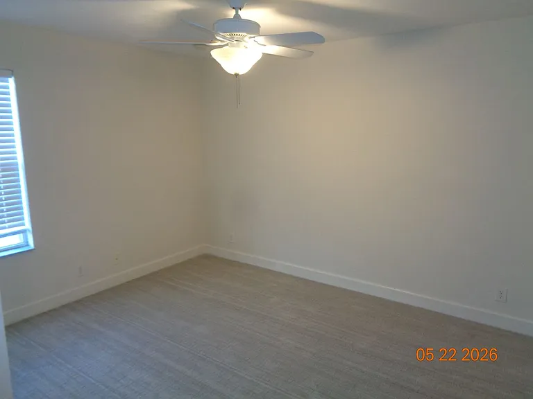 210 Woodhouse Ln — Photo 32
