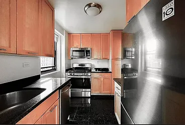 Rented by Manhattan Realty Group