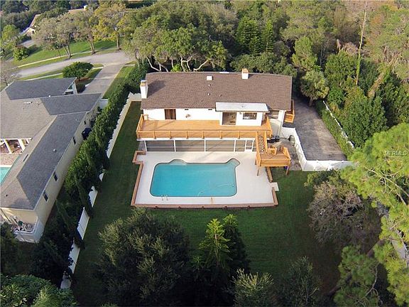 4th image of 1574 Crestwood Ln