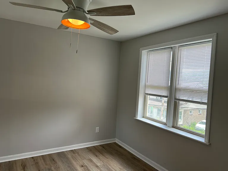 220 Locust Ave — Photo 12
