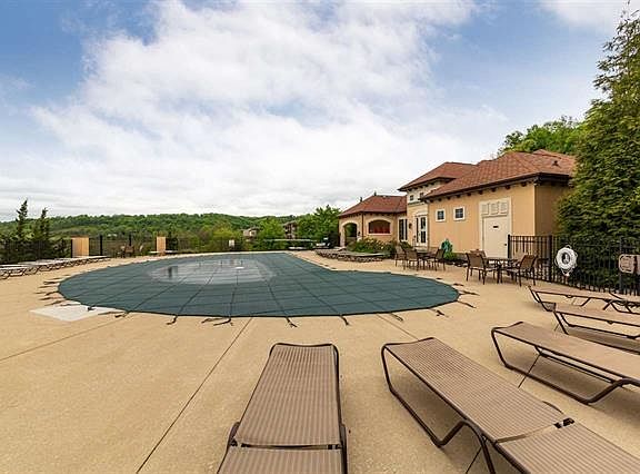 4th image of 2213 Rolling Hills Dr