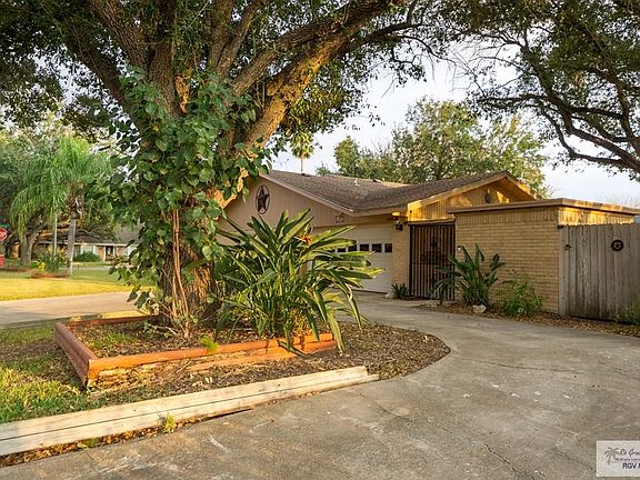 2nd image of 157 Palm Valley Dr W