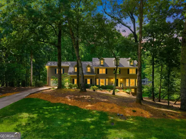 255 Waverly Hall Dr, Roswell, GA 30075