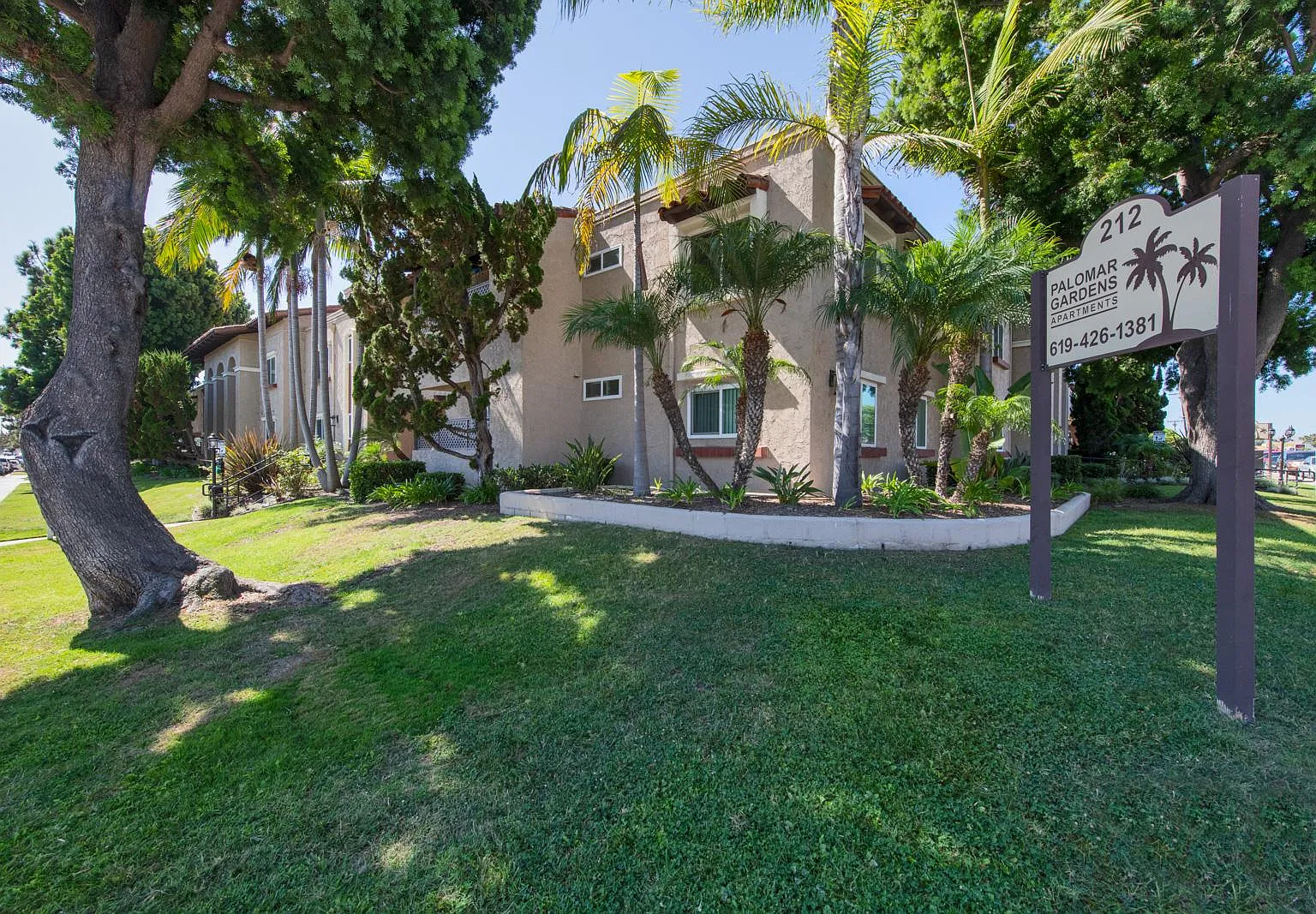 Palomar Gardens Apartments — Photo 1