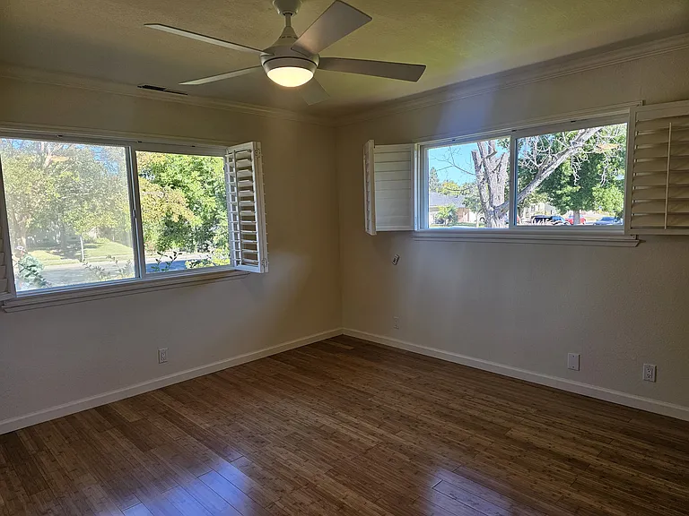 3432 Elaine Dr — Photo 9