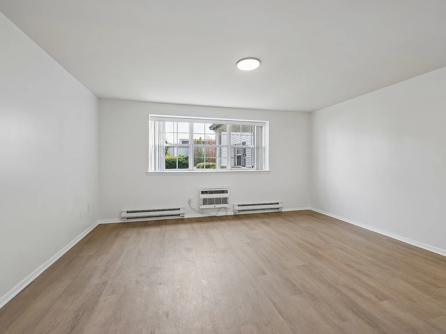 Zen Long Island at Bay Shore 55+ Community — Photo 4