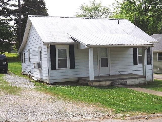1st image of 110 Harwood St