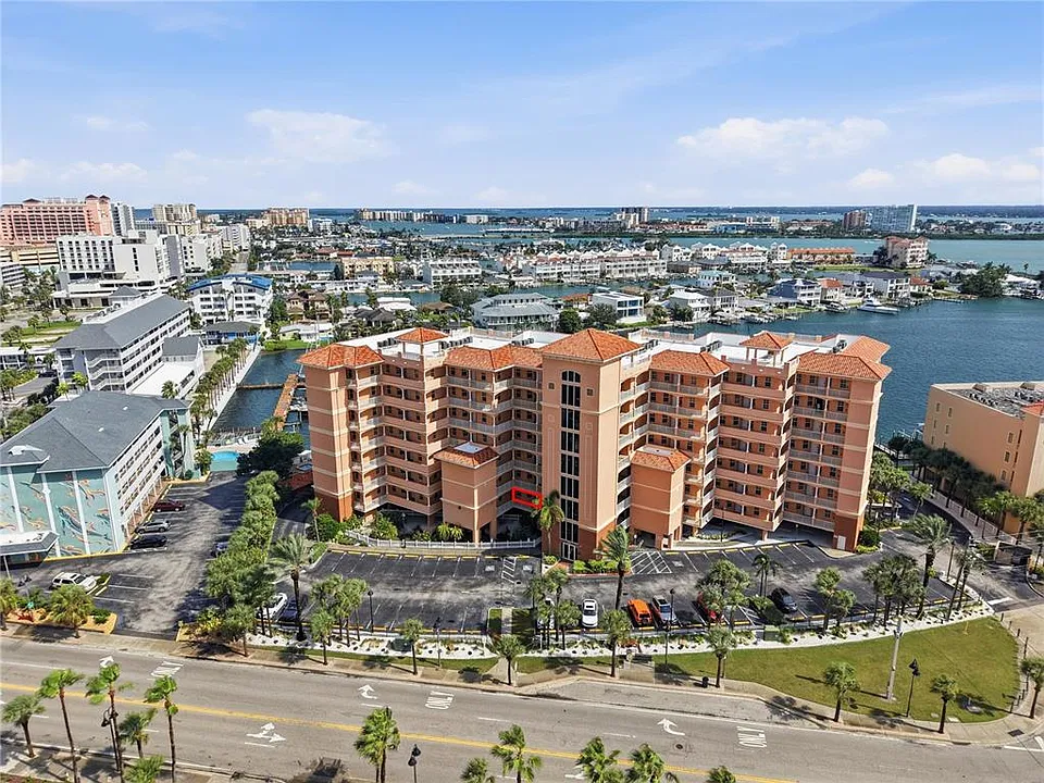 530 S Gulfview Blvd #203