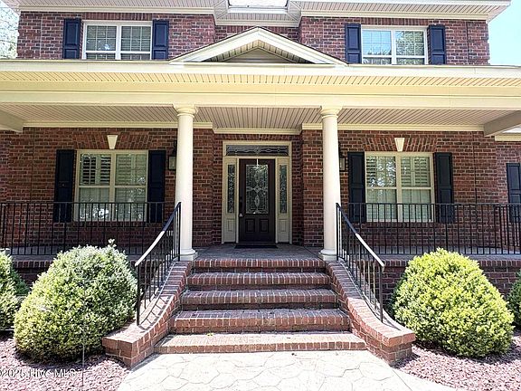 3rd image of 1638 Kingfisher Court