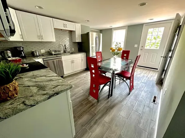 60 Cedar St #2, Waltham, MA 02453