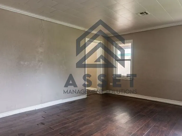 316 E Harmon Dr — Photo 7