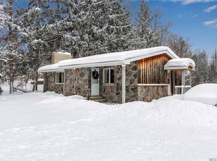 8707 Phillips Rd, Holland, NY 14080