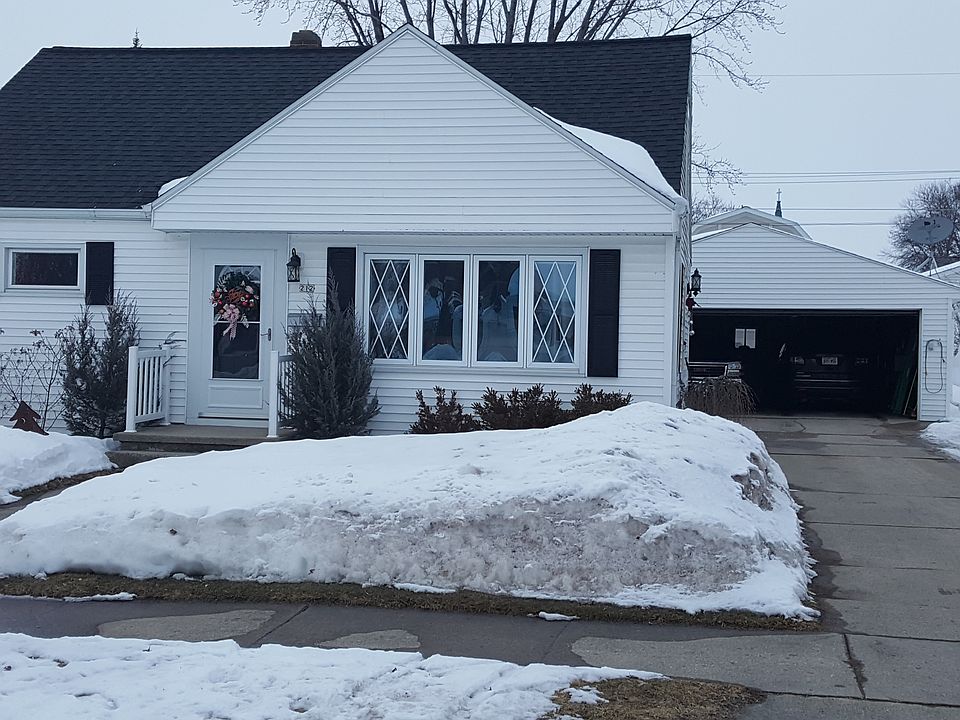 212 MacArthur Ave., Brillion