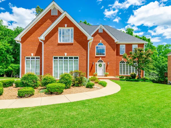 2023 Bay Pointe Dr, Hixson, TN 37343