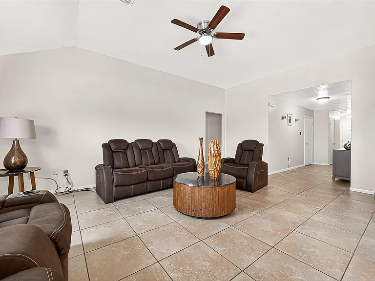 2510 Fox Water Dr — Photo 5