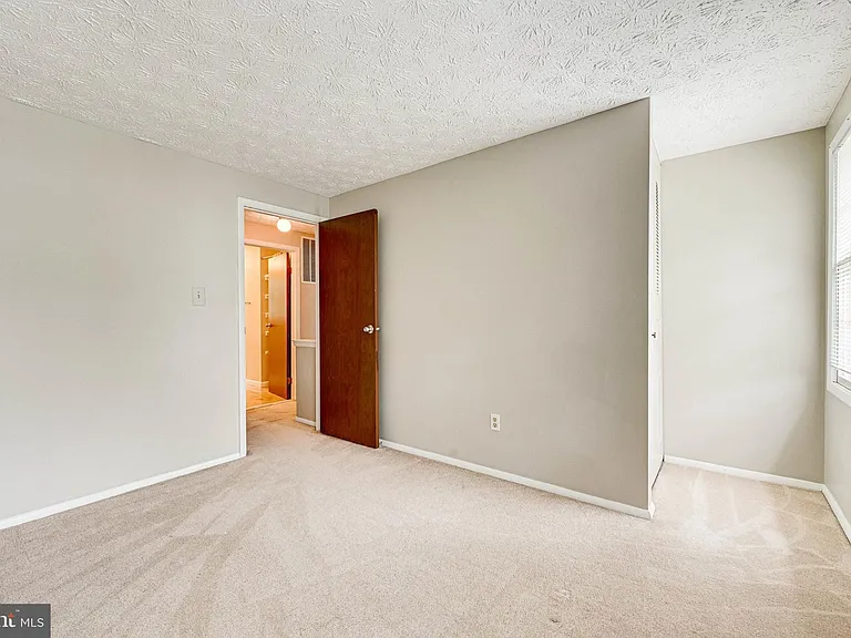 3381 Monarch Ln — Photo 46